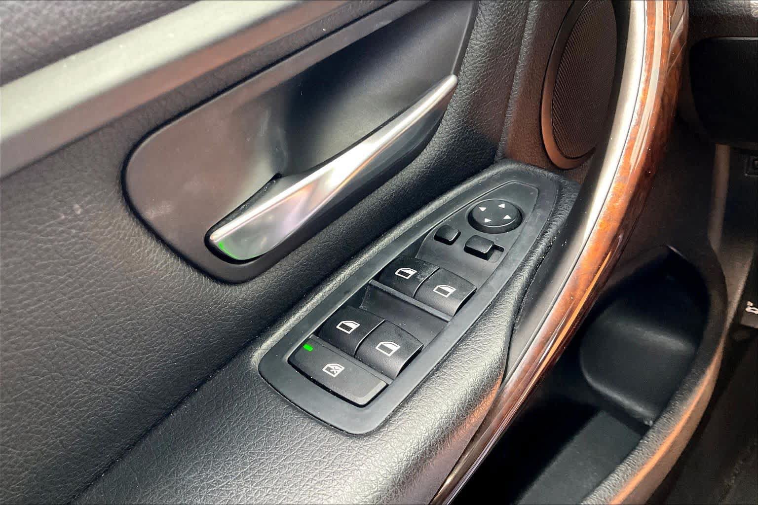 Used 2014 BMW 328i Sedan RWD image 32