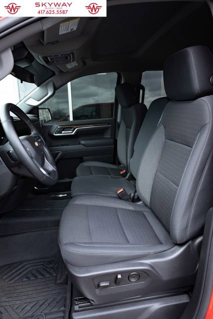 Used 2025 Chevrolet Silverado 1500 LT image 12