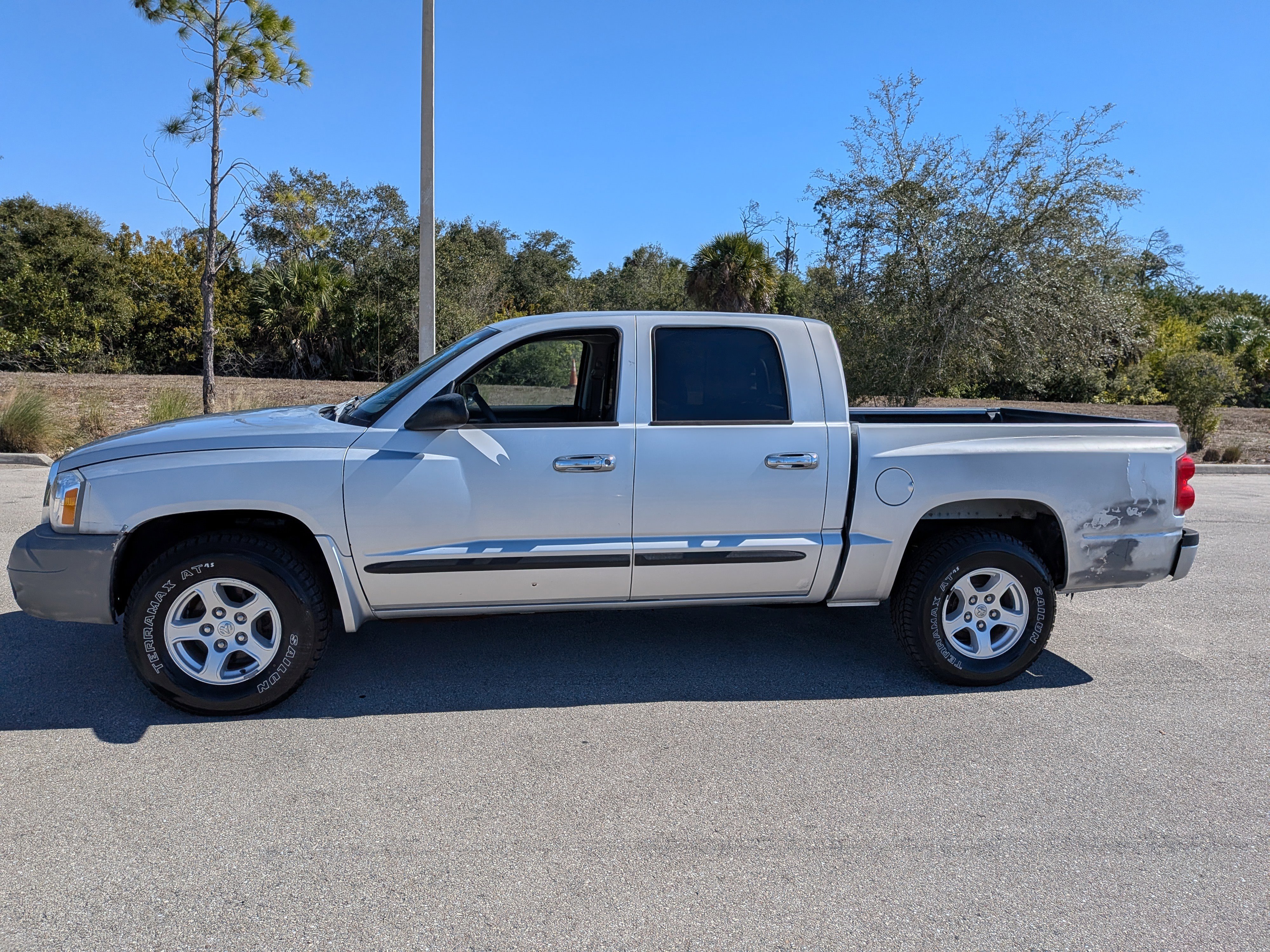 Used 2006 Dodge Dakota SLT image 8