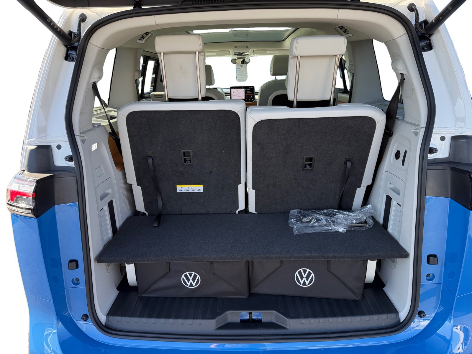 Certified 2025 Volkswagen ID. Buzz Pro S Plus AWD/4WD image 17