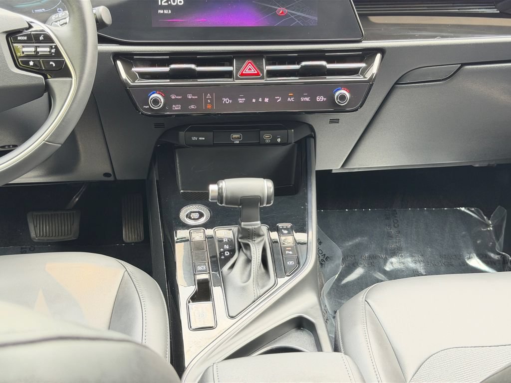 Certified 2023 Kia Niro EX FWD image 15