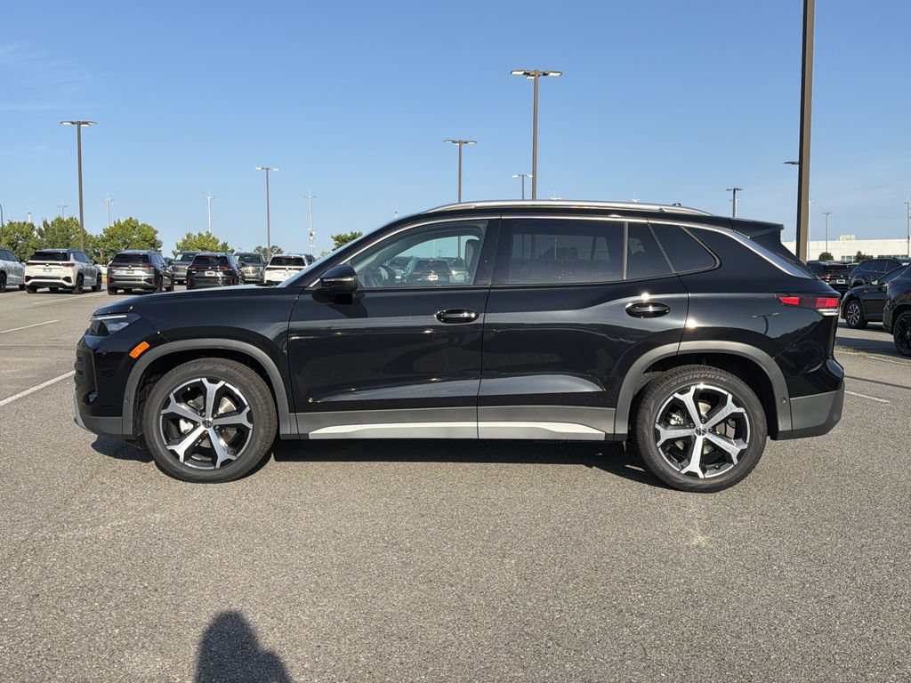 New 2026 Volkswagen Tiguan SE FWD image 2