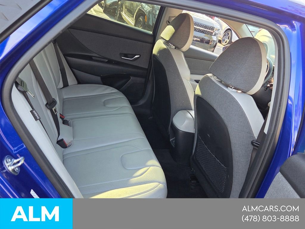 Used 2024 Hyundai Elantra Limited image 18