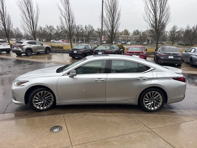 Used 2021 Lexus ES 300h w/ Accessory Package image 6