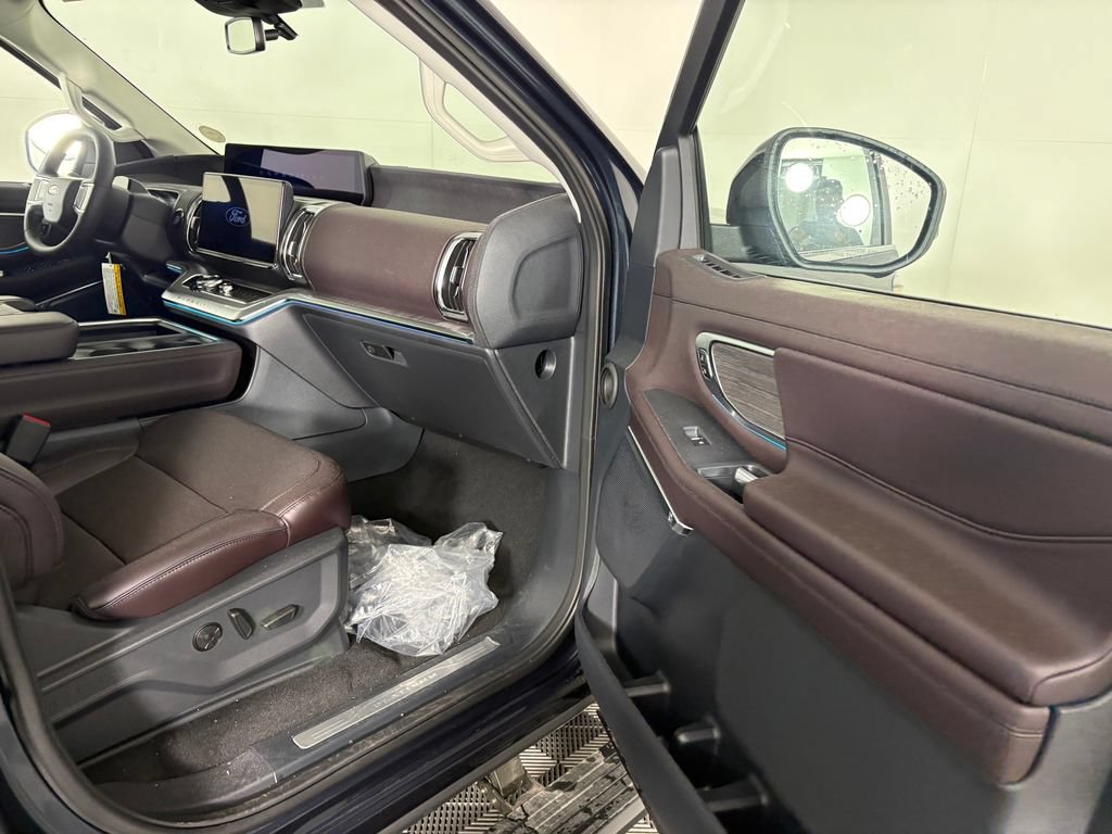 New 2026 Ford Expedition Platinum w/ Platinum Ultimate Package AWD/4WD image 45