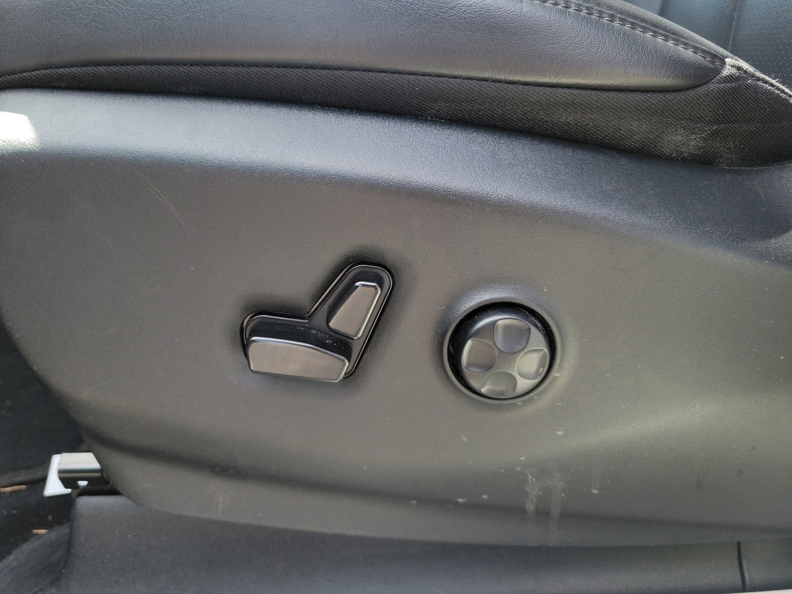 Used 2023 Chrysler Pacifica Touring-L FWD image 20