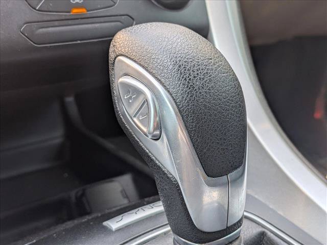 Used 2016 Ford Fusion SE FWD image 9
