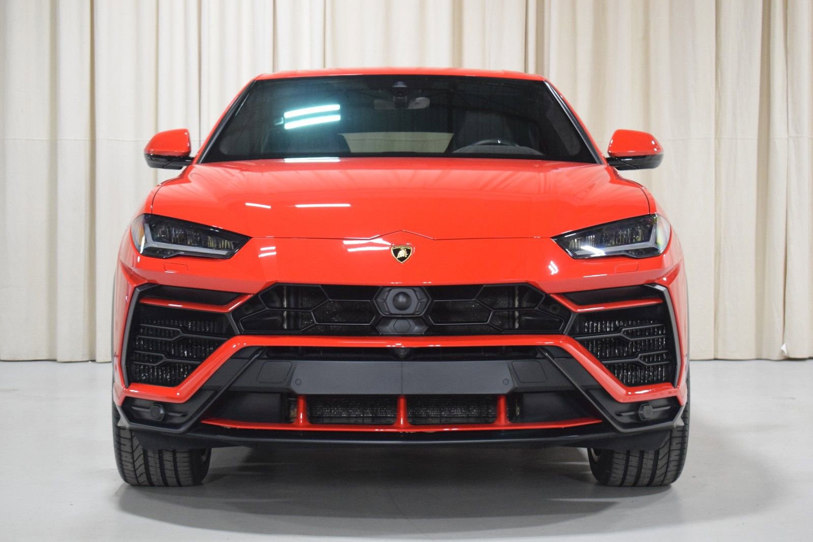 Used 2019 Lamborghini Urus AWD/4WD image 8