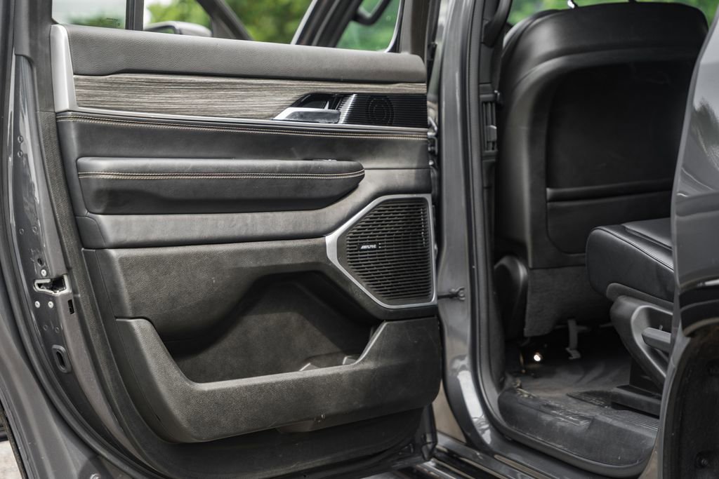 Used 2022 Jeep Wagoneer Series III image 41