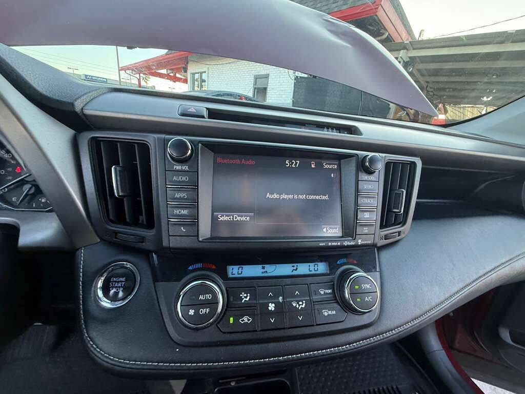 Used 2018 Toyota RAV4 Limited FWD image 15