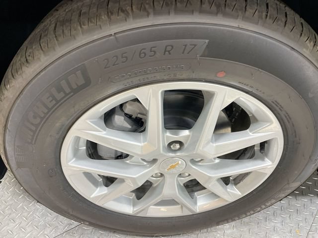 Used 2023 Chevrolet Equinox LS FWD image 10