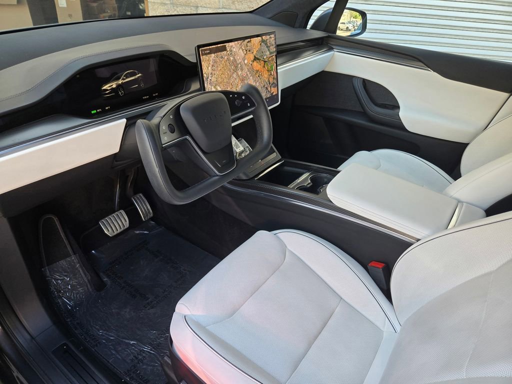 Used 2022 Tesla Model X Plaid image 10