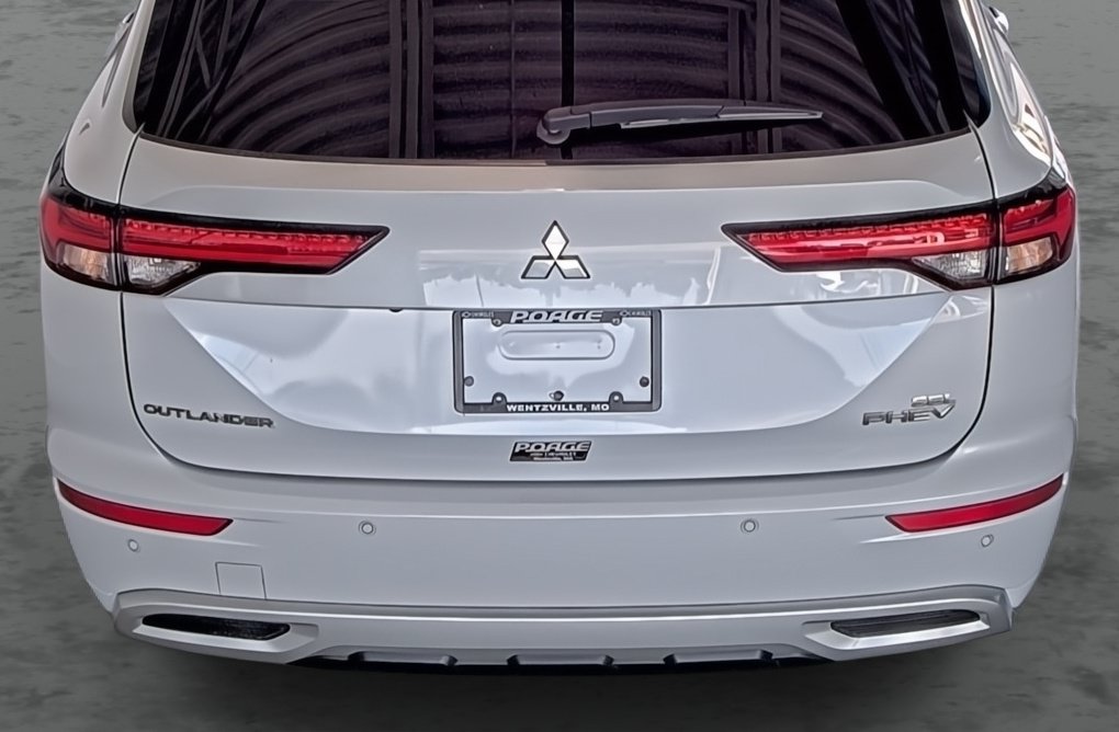 Used 2024 Mitsubishi Outlander 4WD Plug-In Hybrid image 11