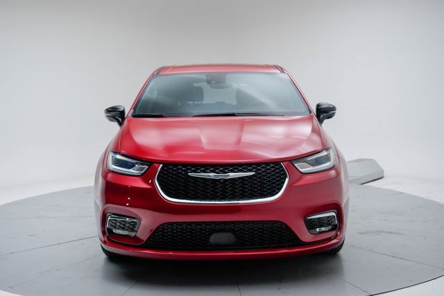 Used 2025 Chrysler Pacifica Select image 14