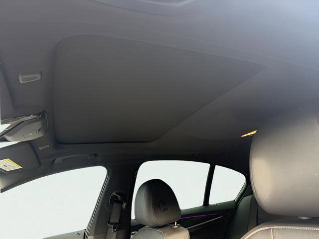 Used 2023 BMW 530e w/ M Sport Package image 11