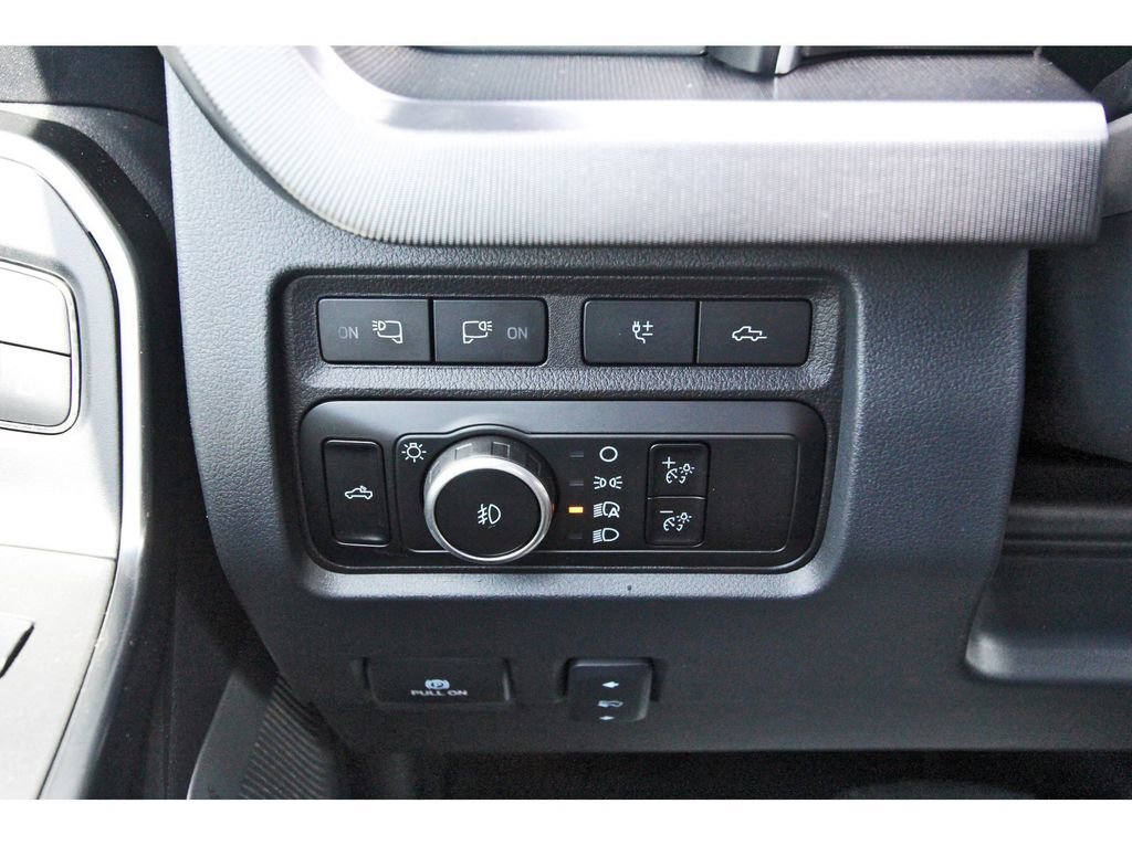 Certified 2024 Ford F350 Platinum AWD/4WD image 18