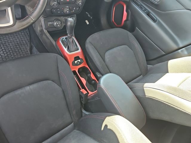 Used 2018 Jeep Renegade Trailhawk w/ UConnect 8.4 Nav Group AWD/4WD image 23