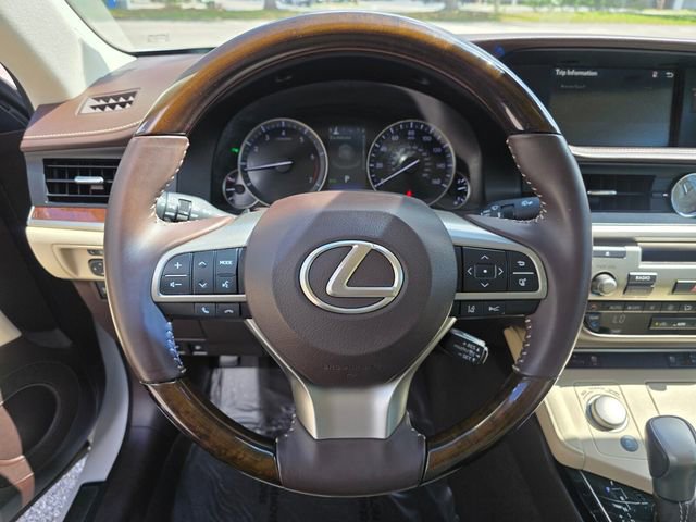 Used 2016 Lexus ES 350 w/ Premium Package w/Wood Trim FWD image 26