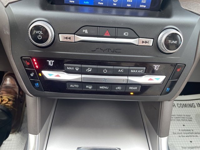 Used 2020 Ford Explorer Platinum w/ Premium Technology Package image 20