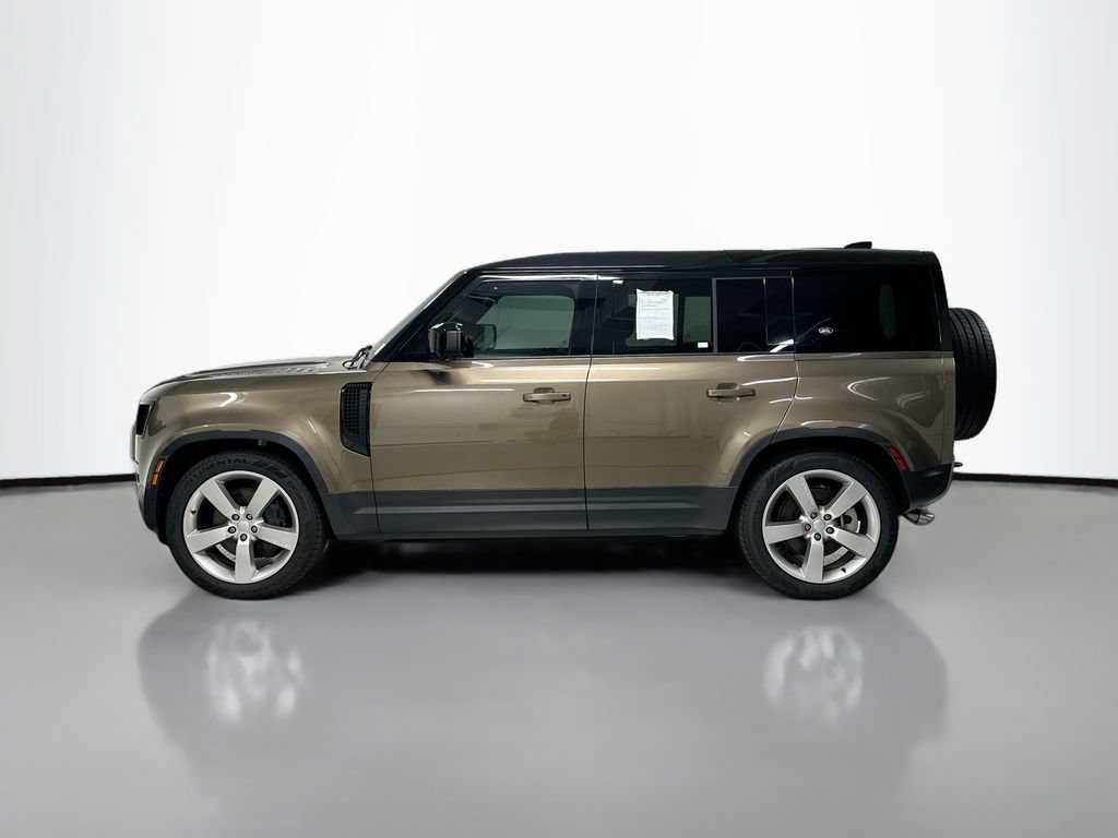 Used 2024 Land Rover Defender 110 SE AWD/4WD image 2