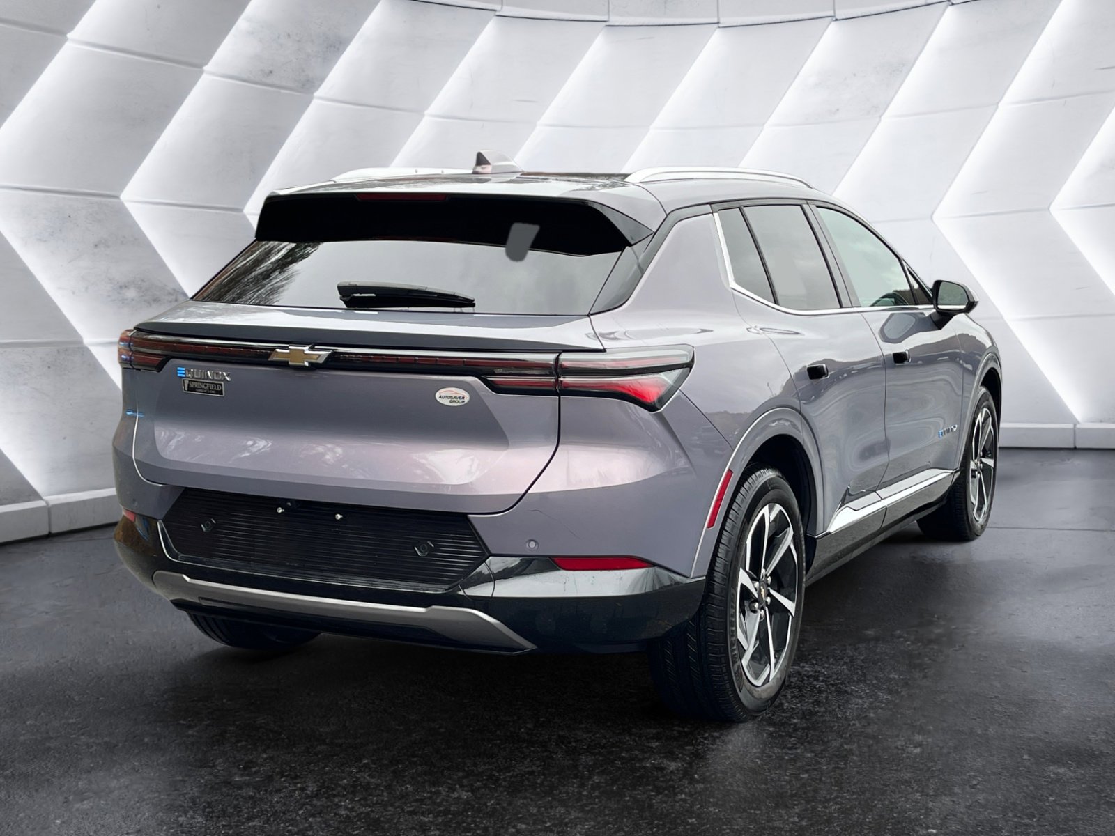 Used 2025 Chevrolet Equinox EV LT w/ Convenience Package image 6