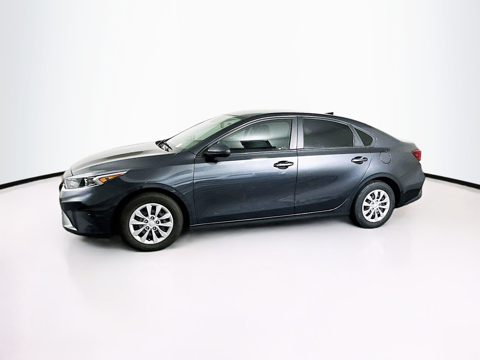 Used 2023 Kia Forte LX image 4
