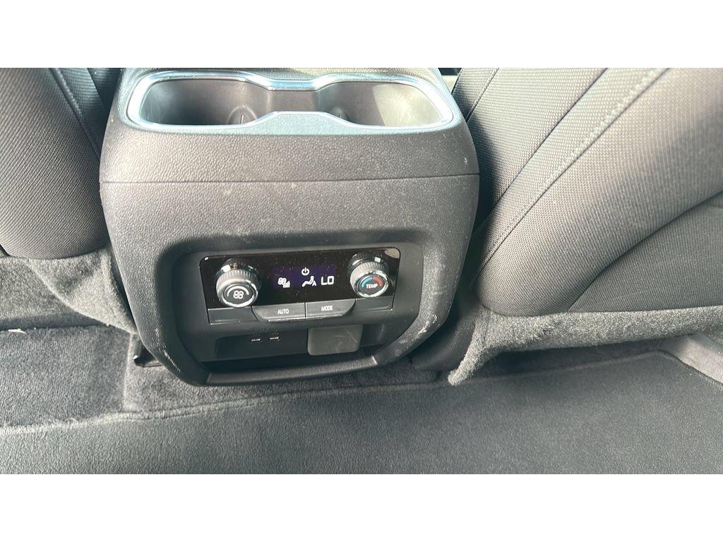 Used 2024 Chevrolet Traverse LT AWD/4WD image 23
