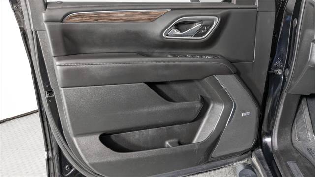 Used 2021 Chevrolet Suburban Z71 w/ Z71 Signature Package AWD/4WD image 13