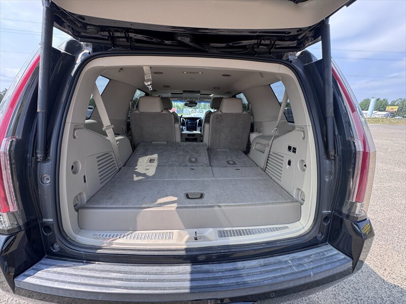 Used 2015 Cadillac Escalade Premium AWD/4WD image 29