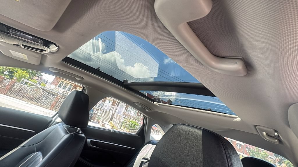 Used 2025 Hyundai Sonata Limited FWD image 13