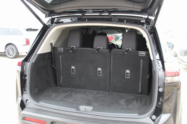 Used 2023 Nissan Pathfinder SV w/ SV Premium Package image 5