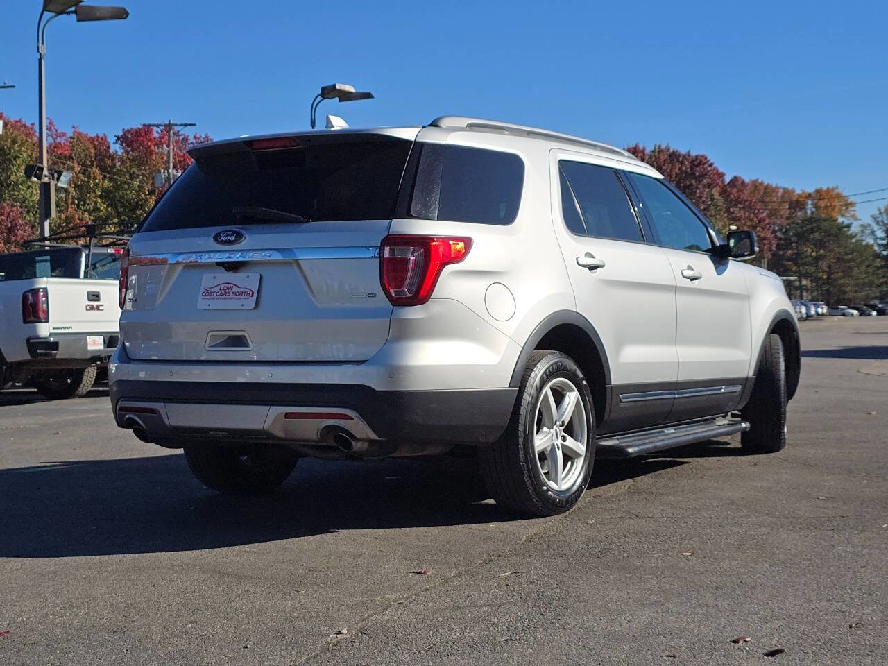 Used 2016 Ford Explorer XLT w/ Equipment Group 202A image 16
