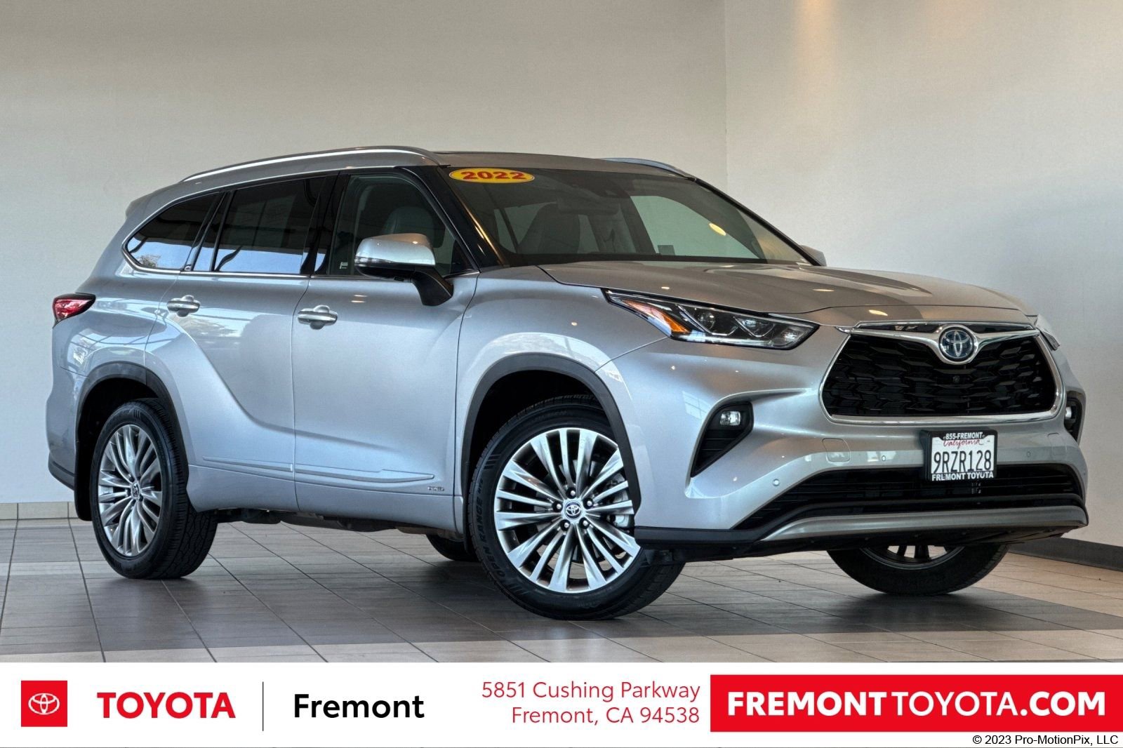 Used 2022 Toyota Highlander Platinum AWD/4WD image 1