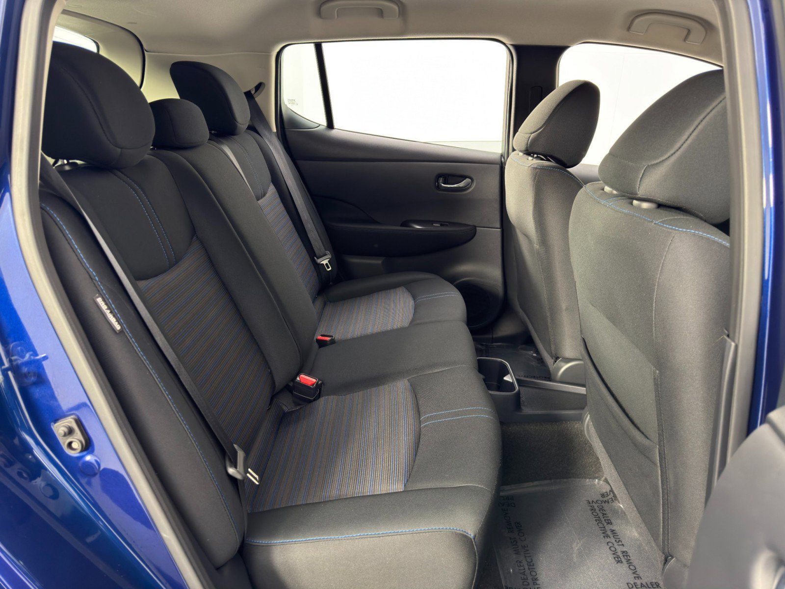 Used 2025 Nissan Leaf S image 33