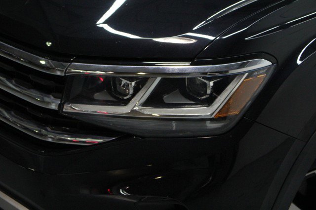 Used 2022 Volkswagen Atlas Cross Sport SE image 2