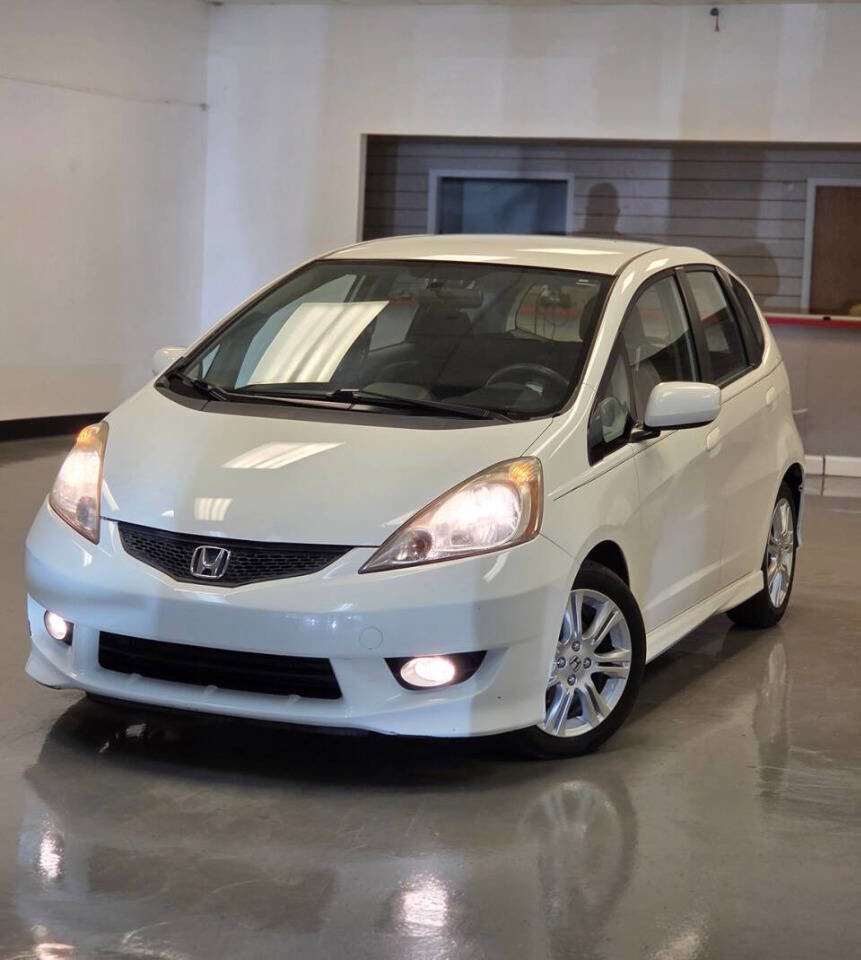 Used 2010 Honda Fit Sport image 1