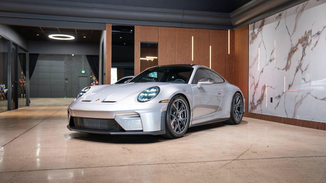 Used 2026 Porsche 911 GT3 RWD image 3