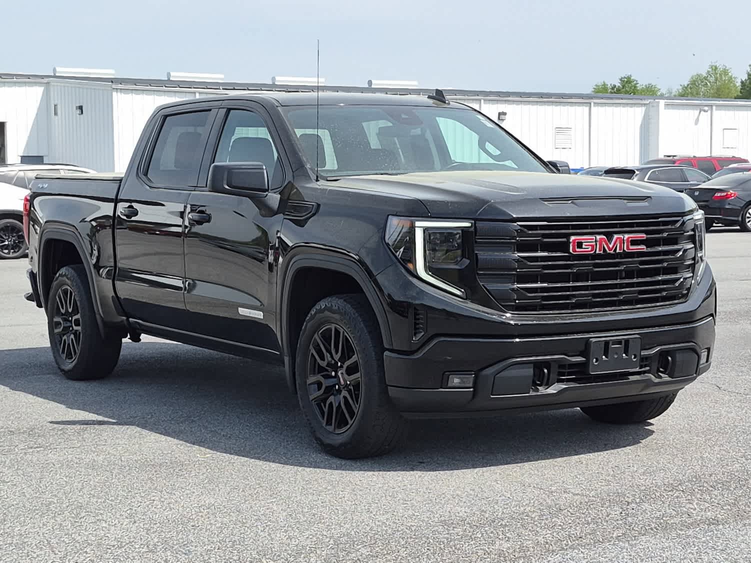 Used 2022 GMC Sierra 1500 Elevation AWD/4WD image 3