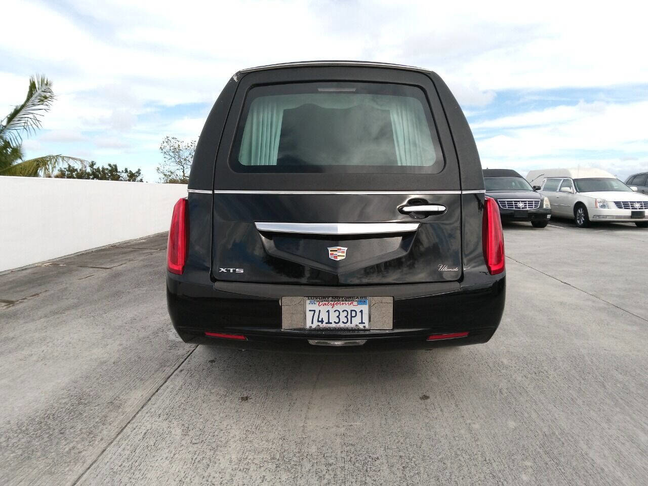 Used 2015 Cadillac XTS Hearse image 2