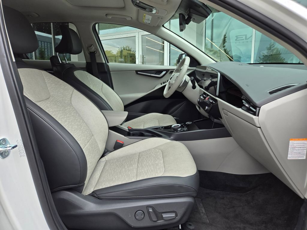 Certified 2024 Kia Niro Wave w/ Wave Preserve Package FWD image 14