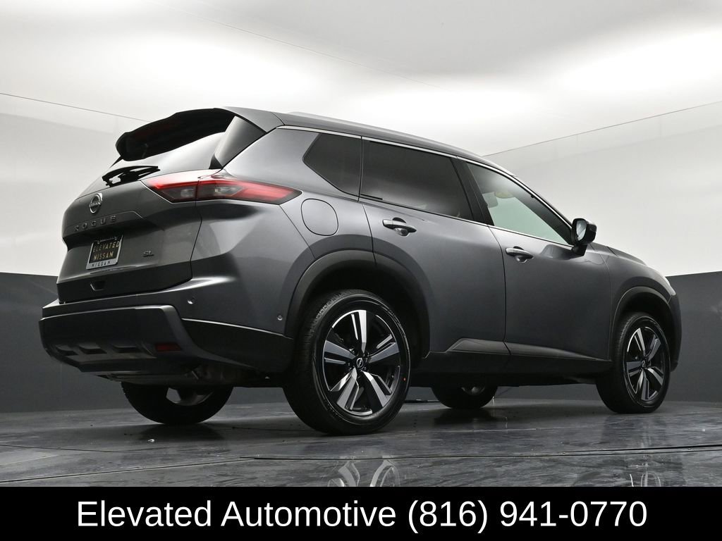 Used 2025 Nissan Rogue SL image 31