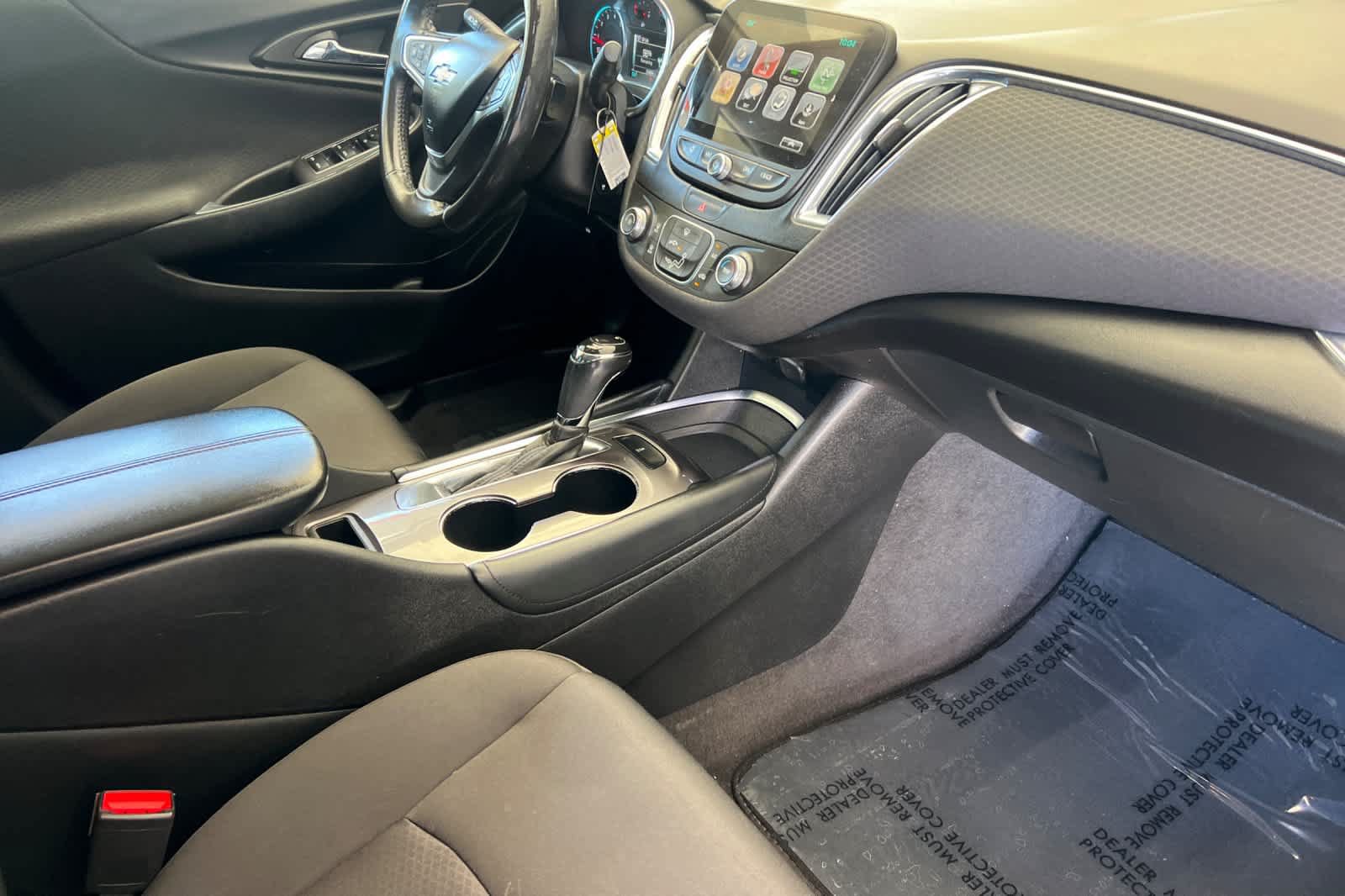 Used 2018 Chevrolet Malibu LT FWD image 16