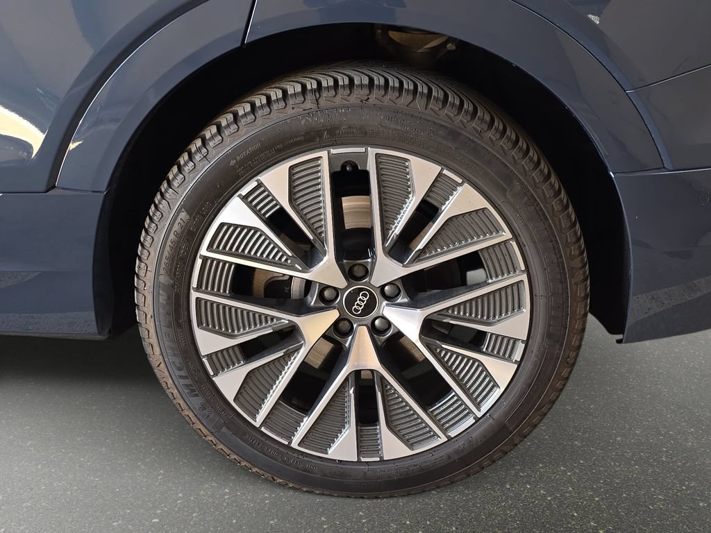 Certified 2024 Audi Q8 e-tron Premium Plus w/ Premium Plus Package AWD/4WD image 35