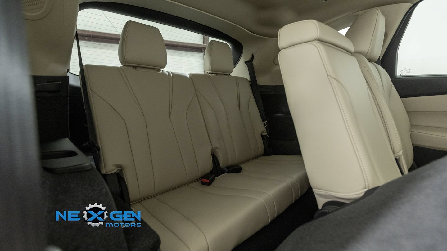 Used 2025 Acura MDX SH-AWD w/ Technology Package image 36