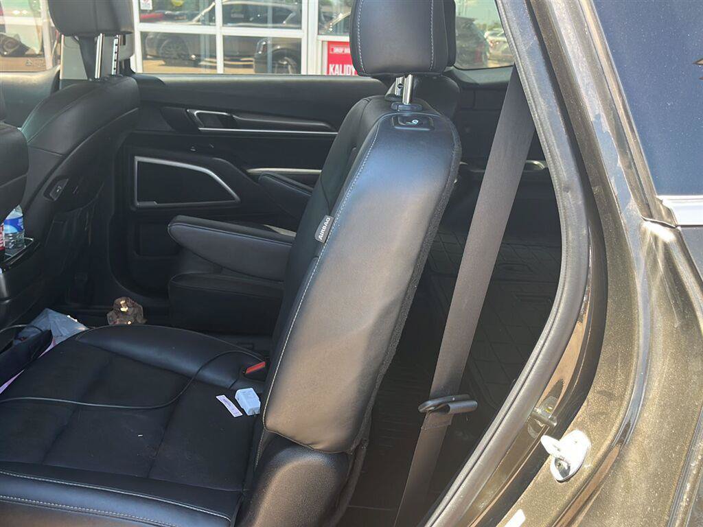 Used 2023 Kia Telluride S FWD image 6