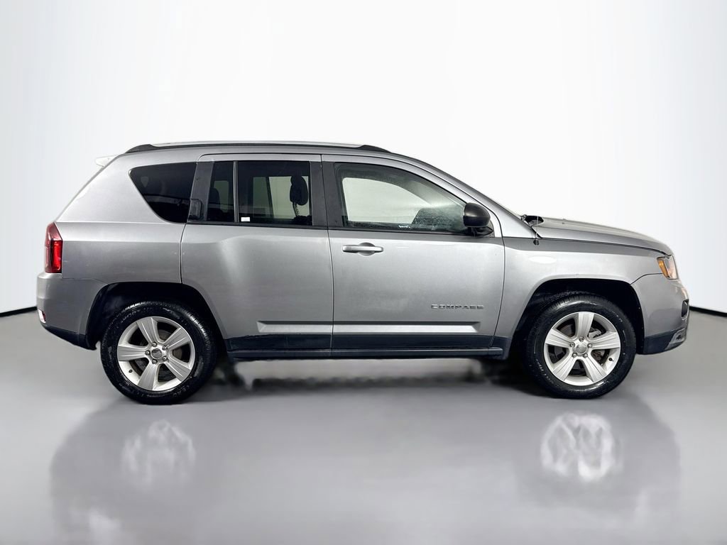 Used 2017 Jeep Compass Sport w/ Power Value Group image 4