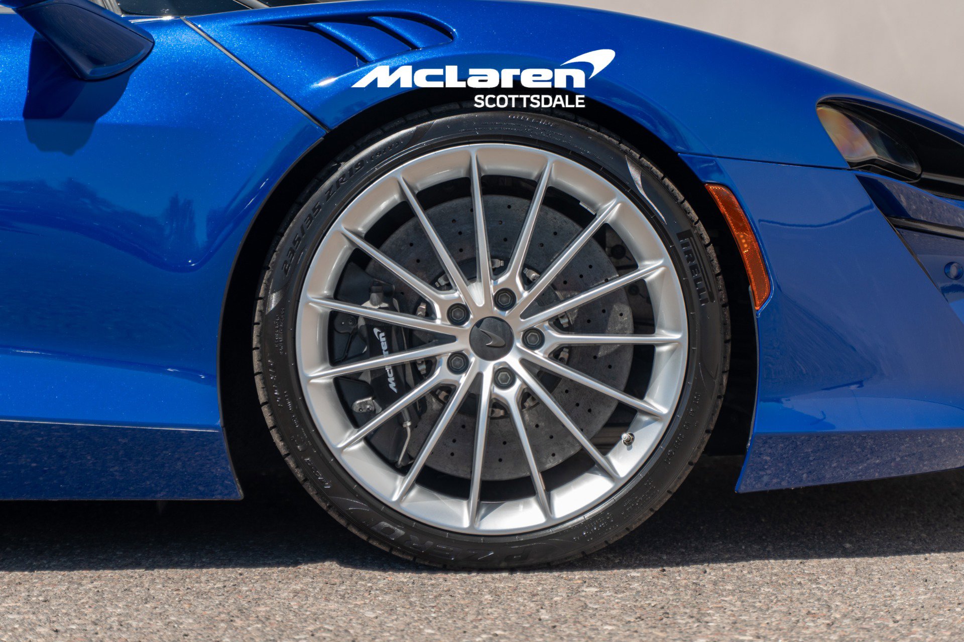 Used 2025 McLaren Artura Spider image 28