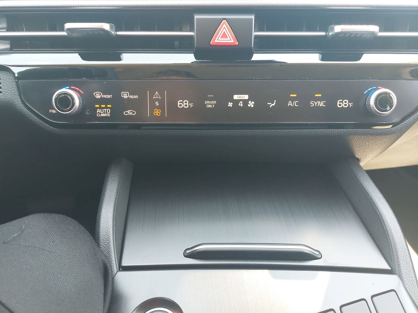 New 2026 Kia Sportage LX FWD image 21