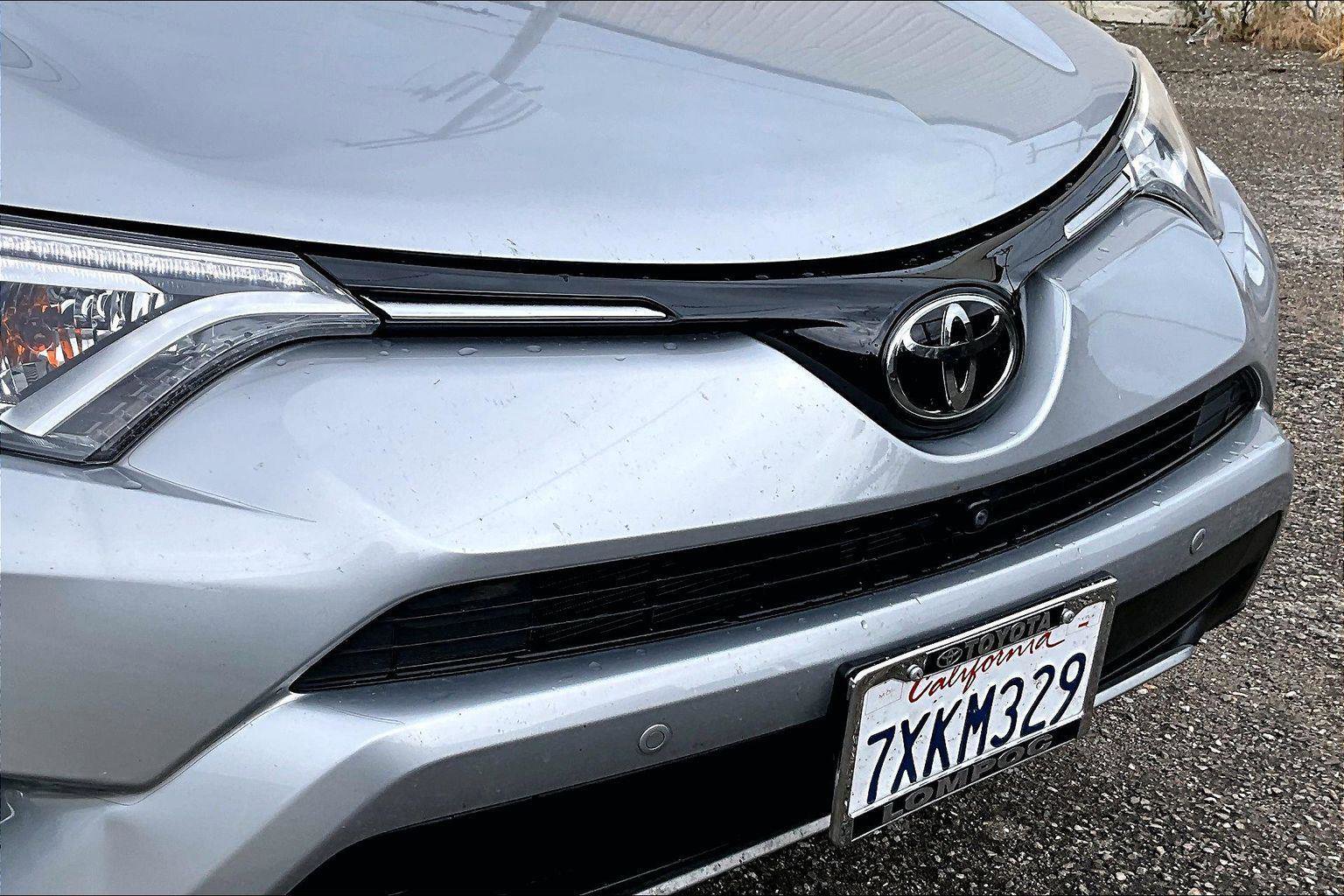 Used 2017 Toyota RAV4 Limited w/ Advanced Technology Package image 28