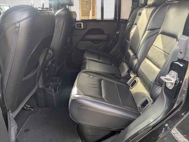 Used 2020 Jeep Gladiator Overland AWD/4WD image 17